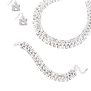 Camera Ready Necklace and Earring Set